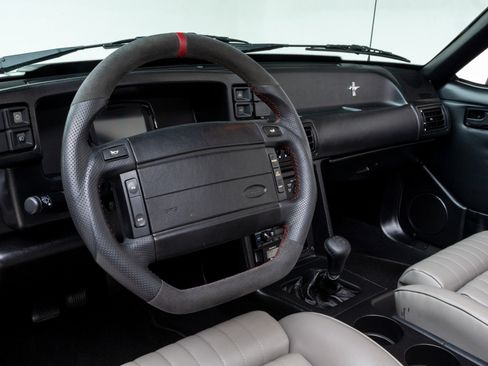 Used 1990 Ford Mustang GT RWD image 33