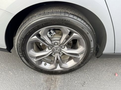 Used 2023 Honda Accord EX image 12