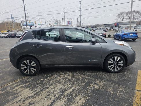 Used 2016 Nissan Leaf SV image 4