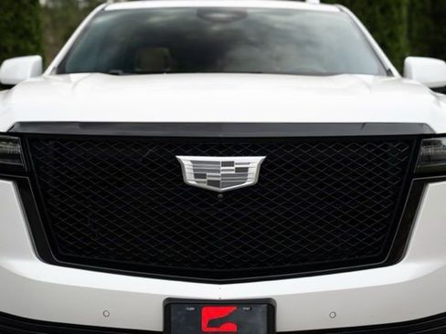Used 2022 Cadillac Escalade ESV Sport w/ Touring Package AWD/4WD image 15