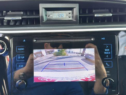 Used 2018 Toyota Corolla SE w/ Carpet Mat Package (TMS) image 20