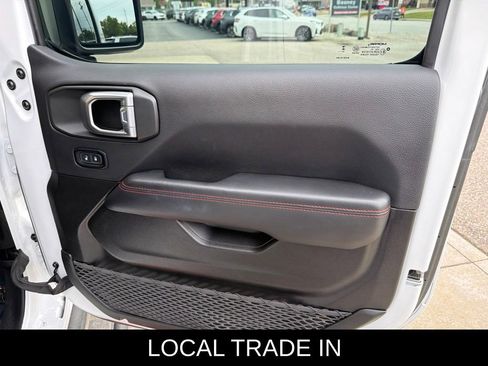Used 2023 Jeep Gladiator Rubicon w/ LED Lighting Group AWD/4WD image 17