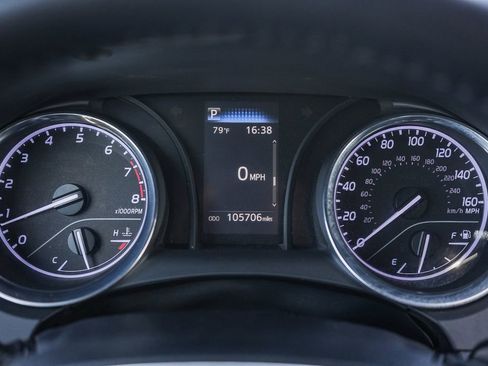 Used 2019 Toyota Camry SE w/ Carpet Mat Package FWD image 27
