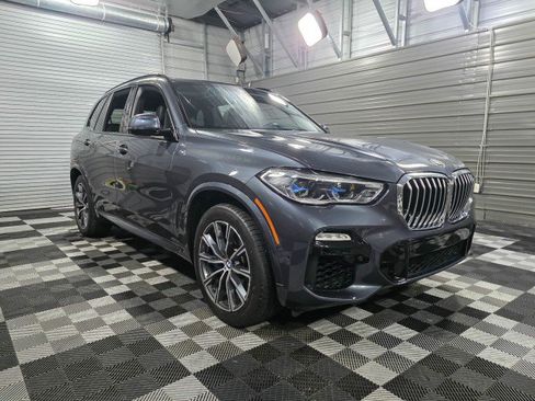 Used 2019 BMW X5 xDrive50i w/ M Sport Package image 4
