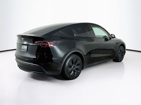 Used 2024 Tesla Model Y Long Range RWD image 9