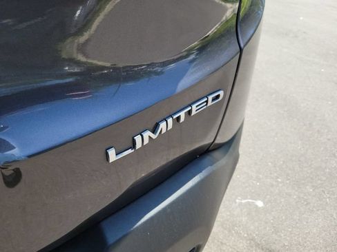 Used 2019 Jeep Renegade Limited w/ UConnect 8.4 Nav Group AWD/4WD image 8