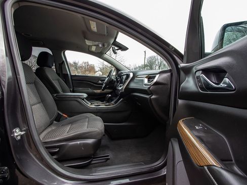 Used 2018 GMC Acadia SLE w/ Driver Alert Package I image 17