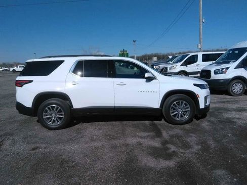Used 2023 Chevrolet Traverse LT w/ LPO, Floor Liner Package image 1