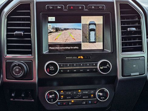 Used 2020 Ford Expedition Platinum image 19