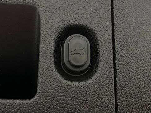 Used 2019 GMC Yukon Denali w/ Open Road Package AWD/4WD image 7