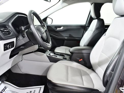 Used 2023 Ford Escape Platinum image 6