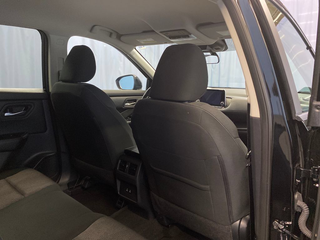 Used 2025 Nissan Rogue SV AWD/4WD image 37