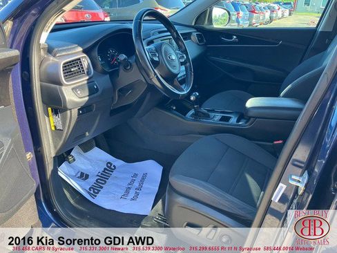 Used 2016 Kia Sorento AWD w/ LX Convenience Package image 13