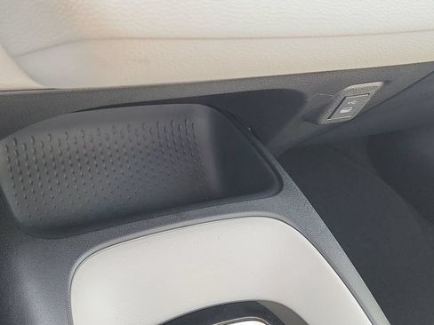 New 2026 Toyota Corolla LE FWD image 17