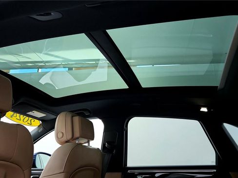 Used 2024 Porsche Macan Turbo image 21