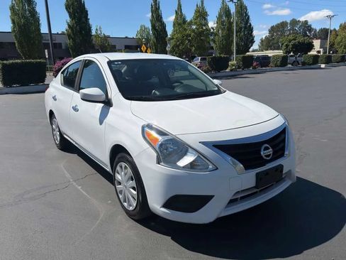 Used 2016 Nissan Versa SV FWD image 7