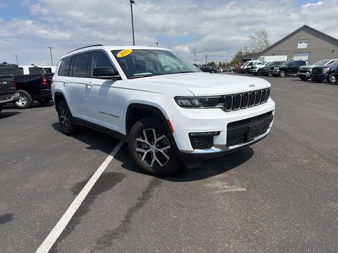 Used 2023 Jeep Grand Cherokee L Limited AWD/4WD image 1
