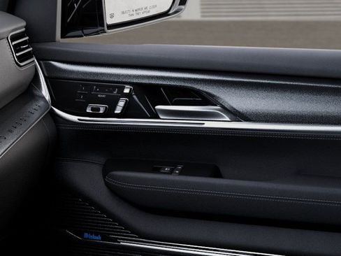 New 2026 Jeep Grand Wagoneer L Summit AWD/4WD image 25