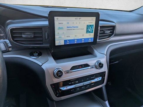 Used 2021 Ford Explorer XLT w/ Equipment Group 202A image 12