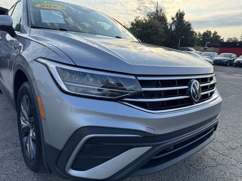 Used 2023 Volkswagen Tiguan SE FWD image 13