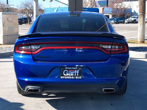 Used 2019 Dodge Charger SXT w/ Blacktop Package image 5