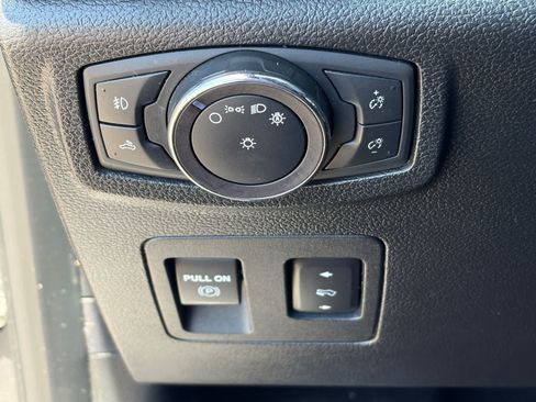 Used 2018 Ford F150 XLT w/ Equipment Group 302A Luxury AWD/4WD image 9