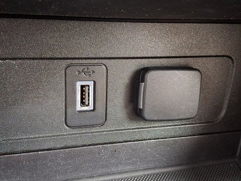 Used 2017 Ford Escape Titanium image 25