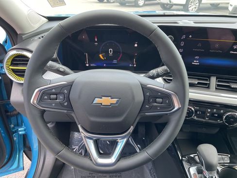 New 2026 Chevrolet Trax LT w/ Driver Confidence Package FWD image 12