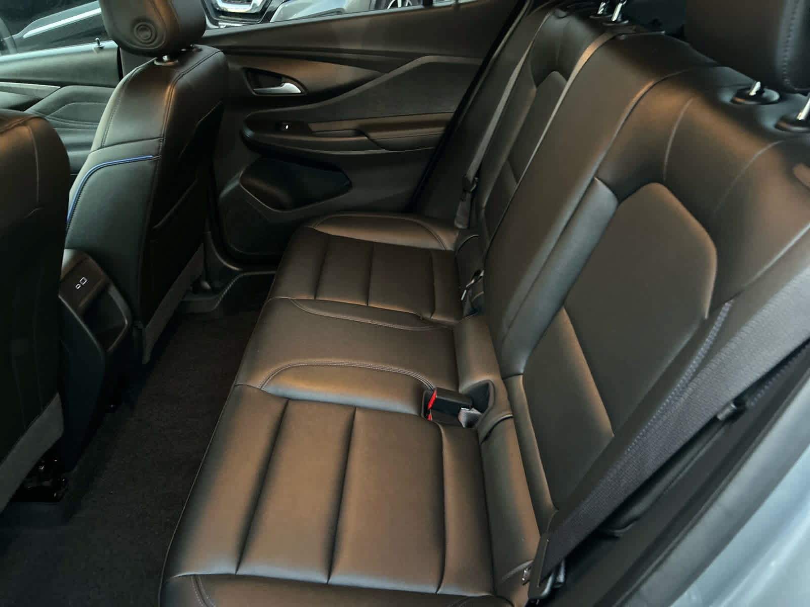 Used 2024 Buick Envista Sport Touring w/ Convenience I Package FWD image 23