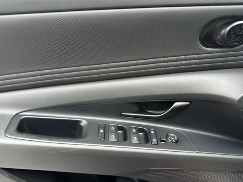 Certified 2025 Hyundai Elantra SEL image 14