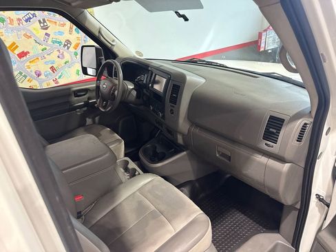 Used 2020 Nissan NV 2500 SV RWD image 75