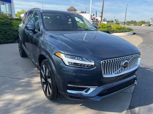 Certified 2023 Volvo XC90 T8 Ultimate w/ Protection Package Premier image 7