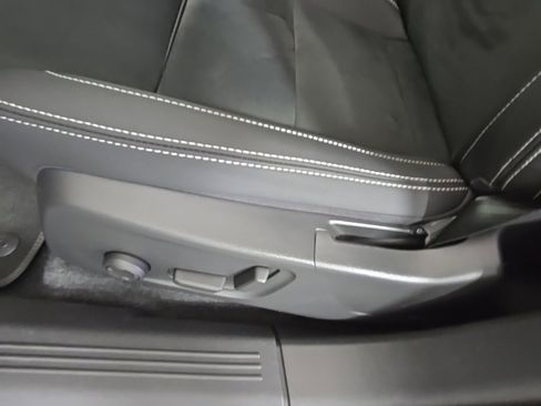 Certified 2023 Volvo C40 P8 Recharge Ultimate image 25