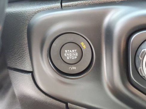 Used 2020 Jeep Wrangler Unlimited Sahara AWD/4WD image 21