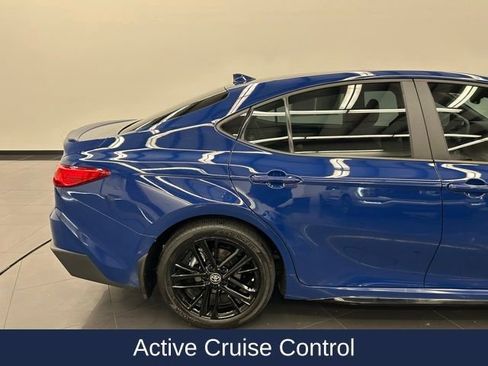 Used 2025 Toyota Camry SE image 14