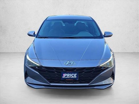 Used 2023 Hyundai Elantra SEL FWD image 2