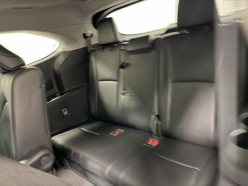 Used 2021 Toyota Highlander Limited FWD image 9
