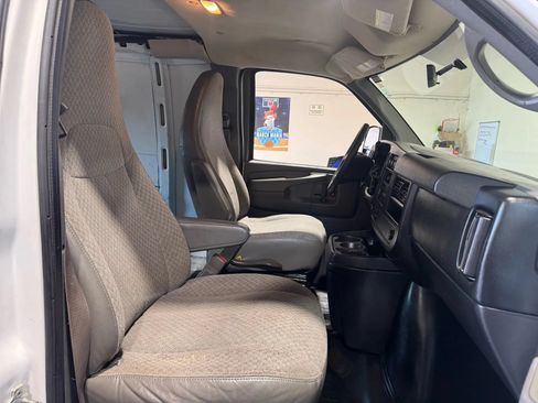 Used 2013 Chevrolet Express 2500 Extended w/ Power Package RWD image 11
