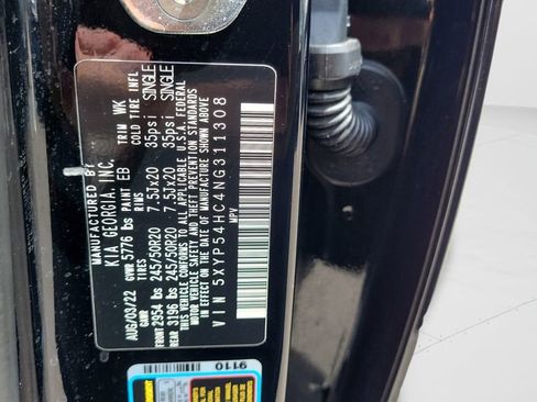 Used 2022 Kia Telluride SX w/ Towing Package FWD image 29
