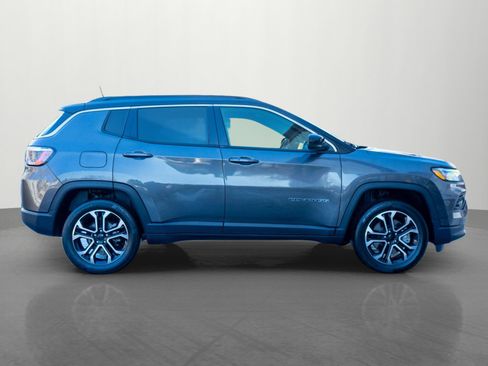 Used 2023 Jeep Compass Limited image 8