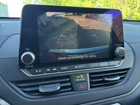 Used 2022 Nissan Altima 2.5 SR FWD image 18
