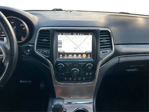 Used 2017 Jeep Grand Cherokee Limited w/ Luxury Group II image 14