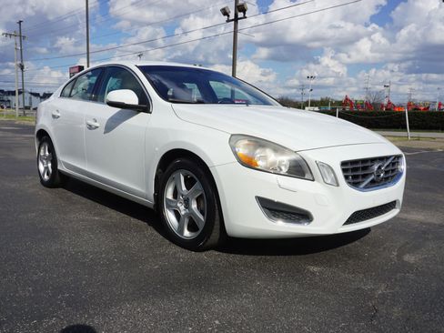 Used 2013 Volvo S60 T5 image 3