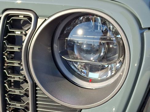 New 2026 Jeep Wrangler Unlimited Rubicon w/ Technology Group image 4