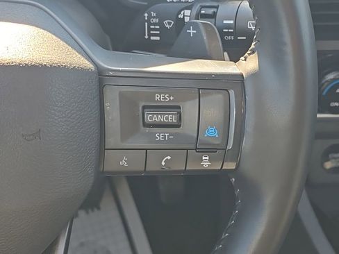 Used 2025 Nissan Rogue SV image 23