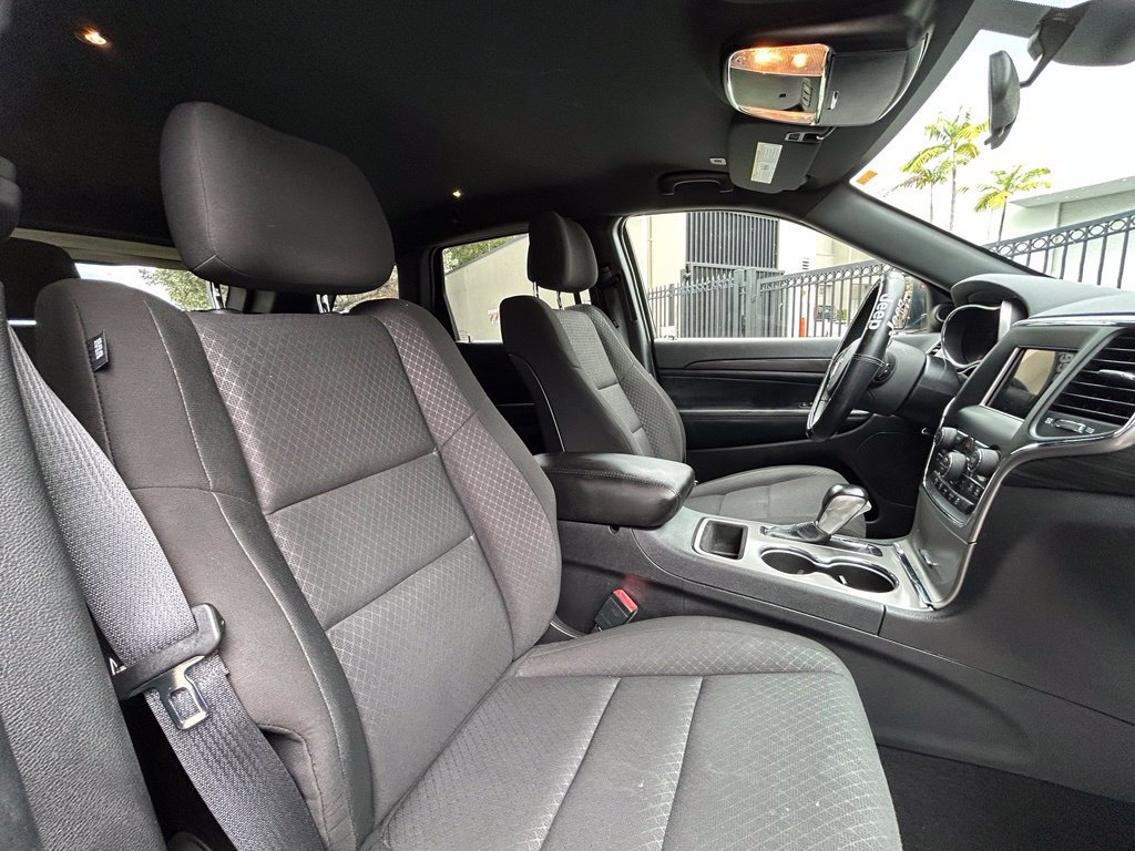 Used 2021 Jeep Grand Cherokee Laredo RWD image 30