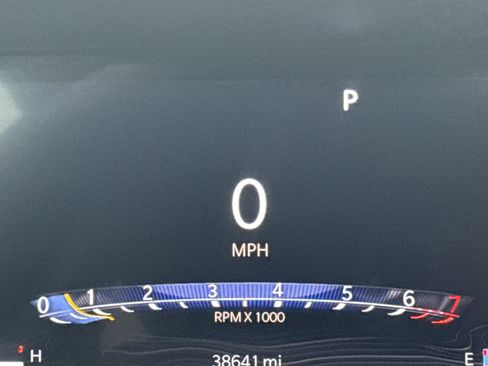 Used 2024 Jeep Grand Cherokee Laredo X image 20