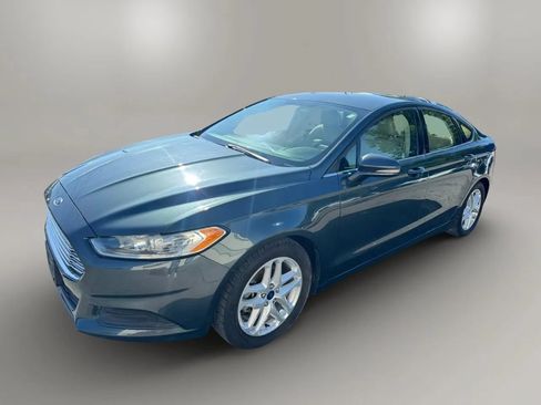 Used 2015 Ford Fusion SE FWD image 4