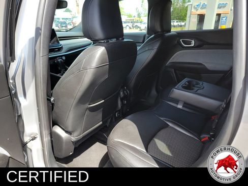 Used 2024 Jeep Compass Latitude AWD/4WD image 14