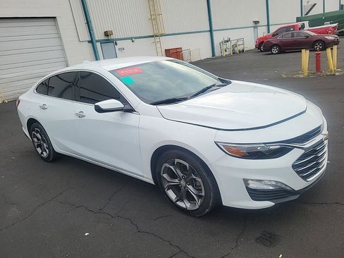 Used 2020 Chevrolet Malibu LT image 3